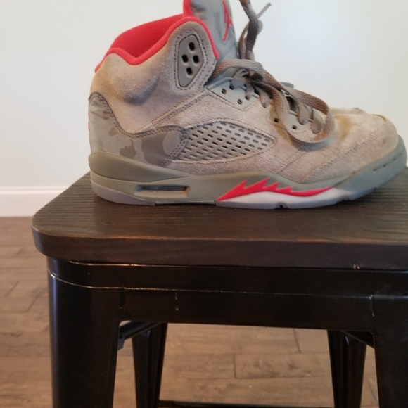 Air Jordan 5 - Picture 2 of 4